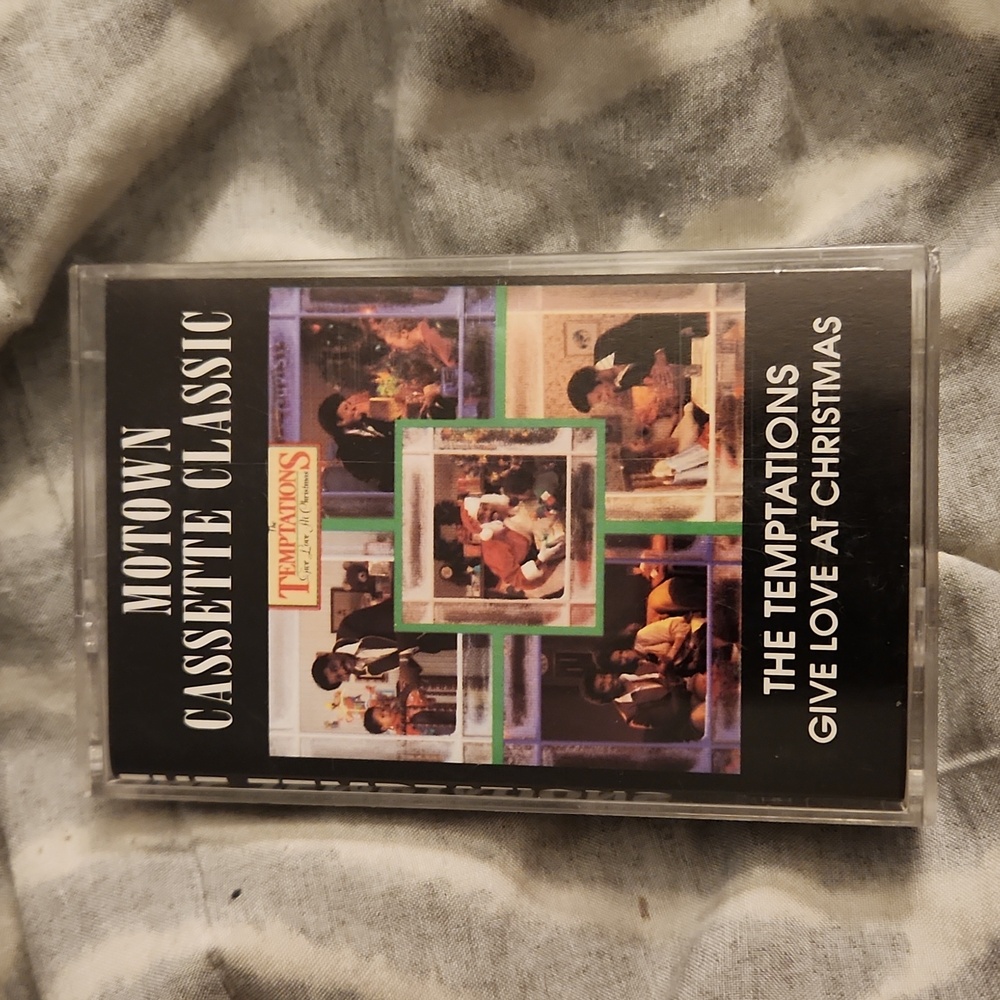 VINTAGE THE TEMPTATIONS GIVE LOVE AT CHRISTMAS CASSETTE